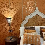 La Leyenda Inn
